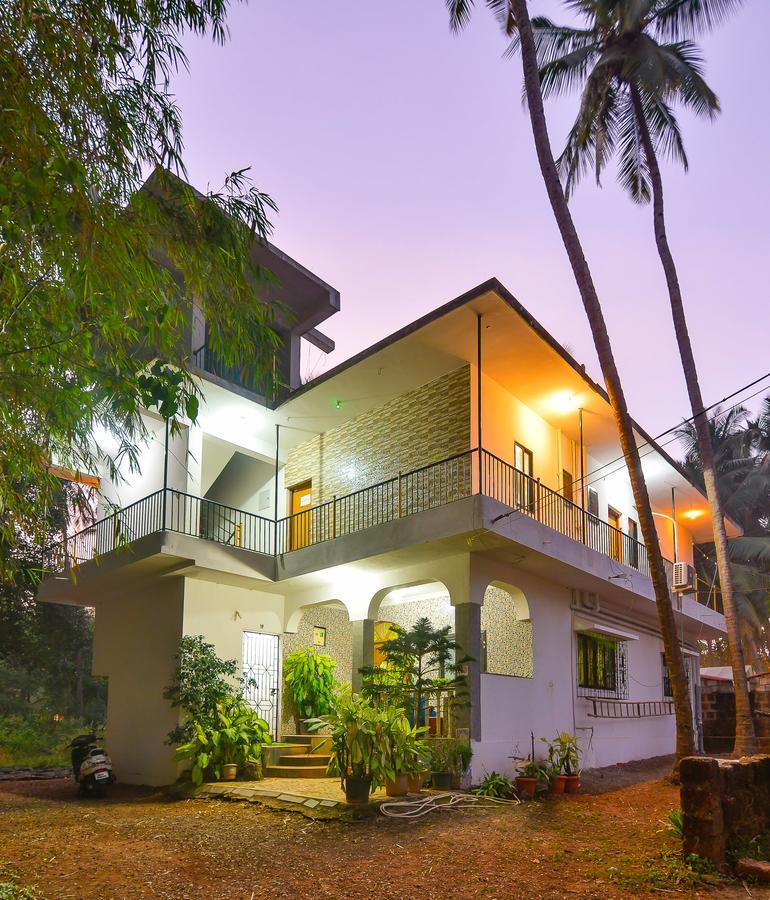 Casa Nobert Hotel Morjim Exterior foto